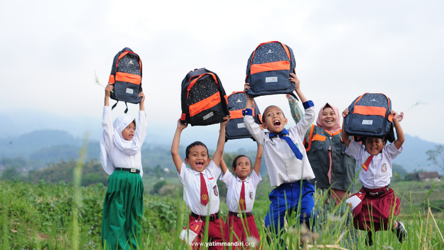 Perlengkapan Sekolah SD
